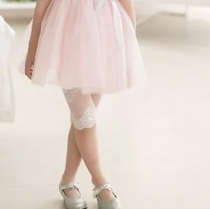 Pink- lace trimmed leggings 🦄